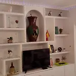 Spacious House With Private Pool Near 푸엔히롤라