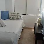 펜션 Spacious House With Private Pool Near