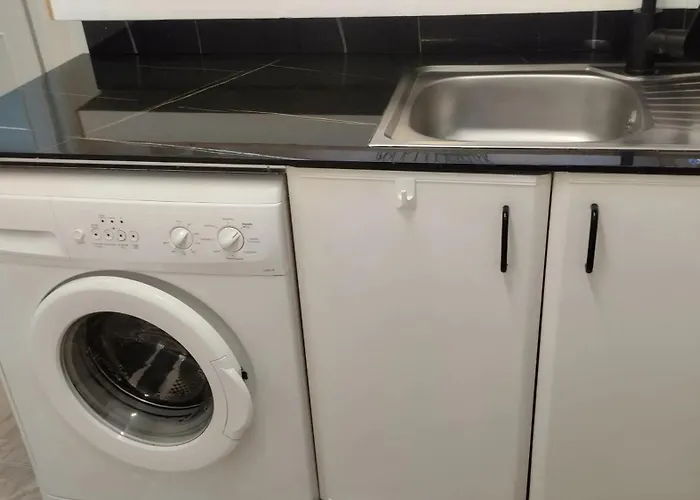 Spacious House With Private Pool Near בית נופש *