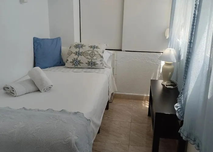 בית נופש Spacious House With Private Pool Near
