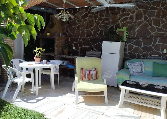 בית נופש Spacious House With Private Pool Near *