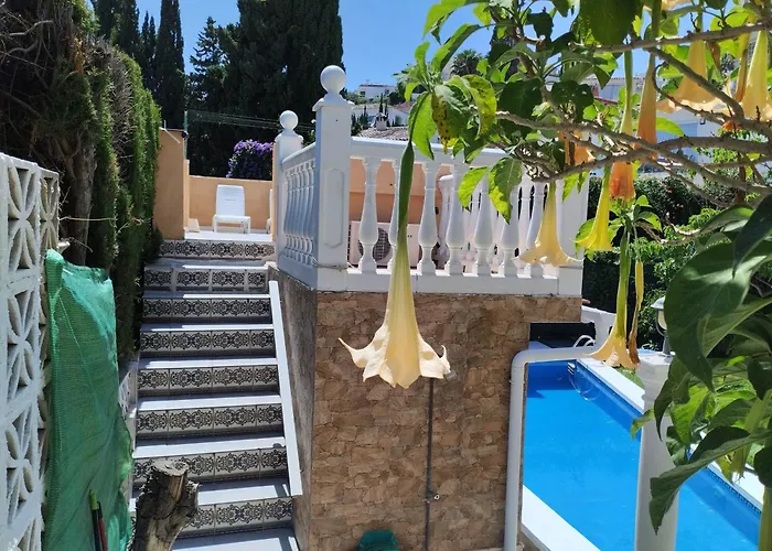 Spacious House With Private Pool Near * פואנגירולה