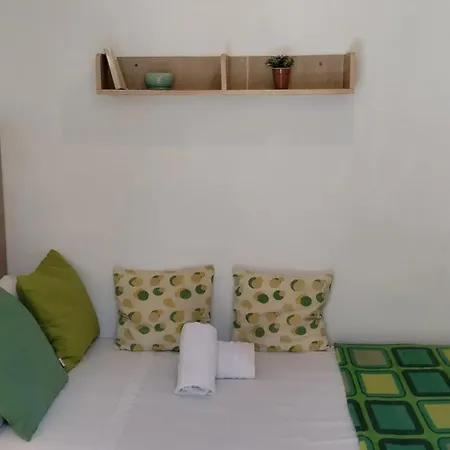 Spacious House With Private Pool Near בית נופש *