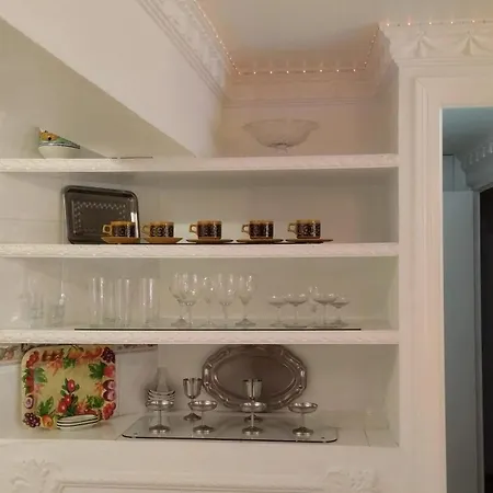 Spacious House With Private Pool Near בית נופש