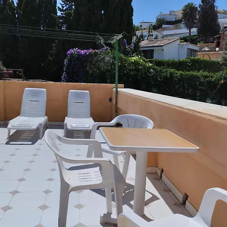 בית נופש Spacious House With Private Pool Near פואנגירולה