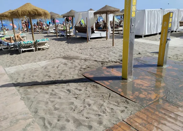 Сasa de vacaciones Spacious House With Private Pool Near *