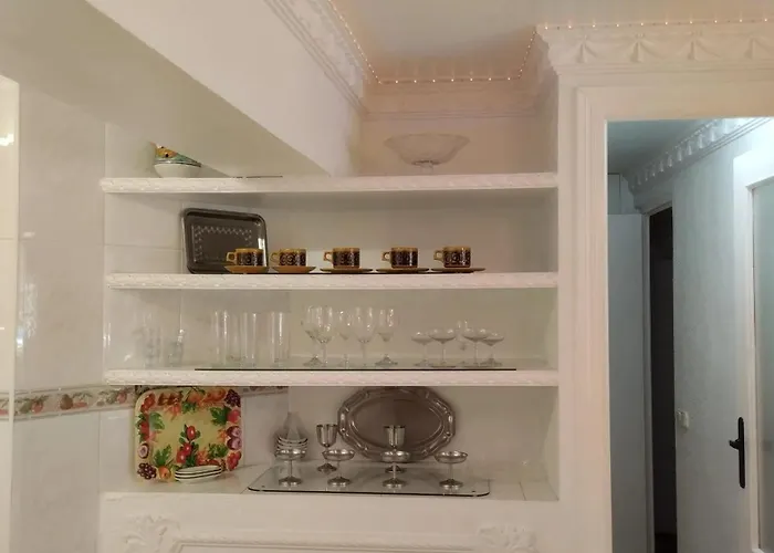 Spacious House With Private Pool Near Сasa de vacaciones