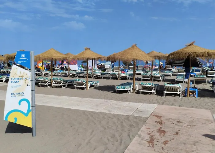 Сasa de vacaciones Spacious House With Private Pool Near